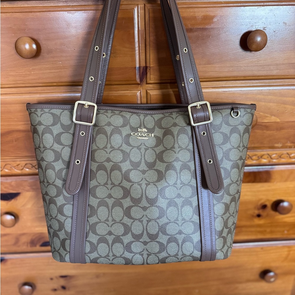 Coach Ashton Tote in Signature Canvas (style number CN328)